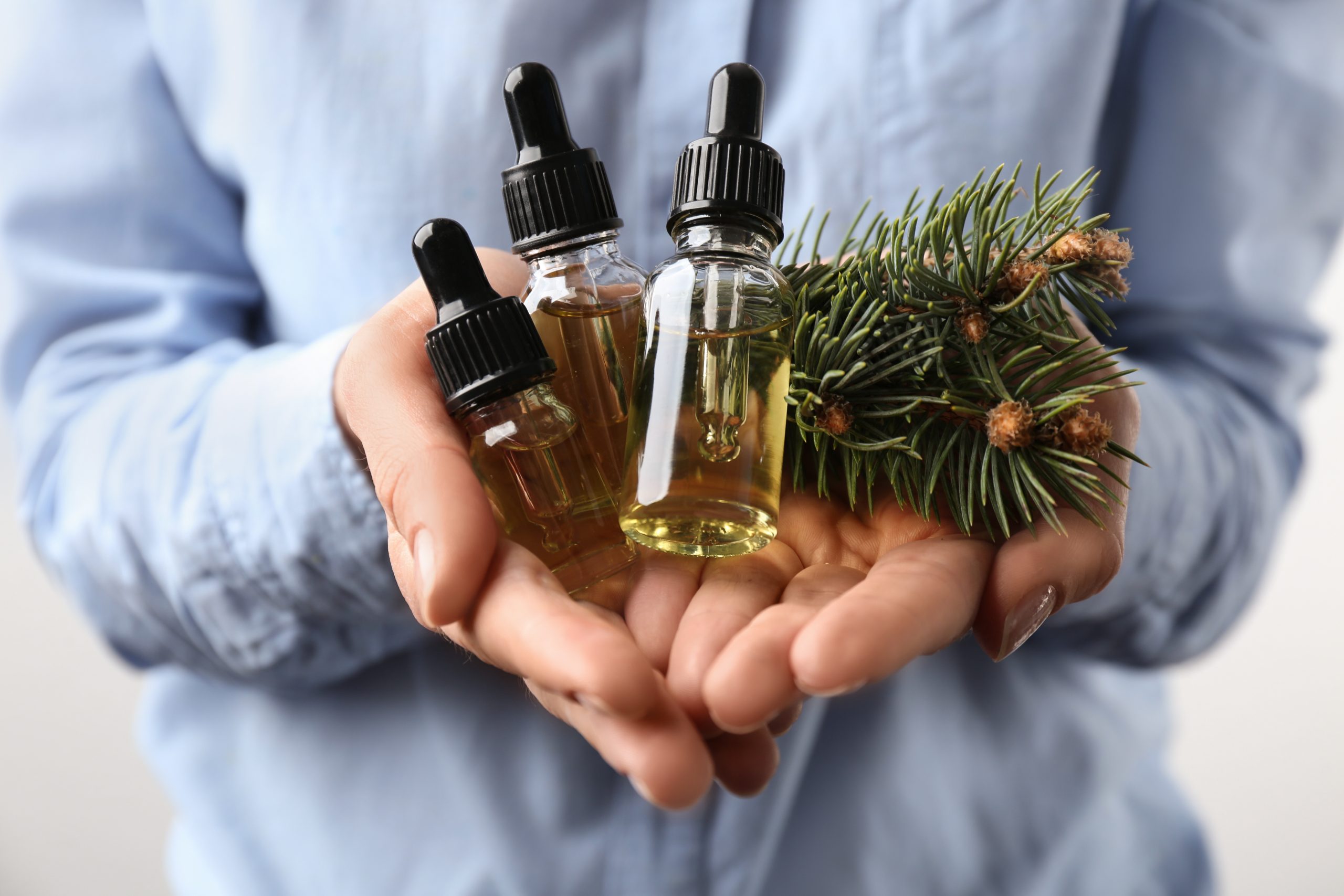 Christmas Essential Oil Blends that Will Get You in the Holiday Spirit